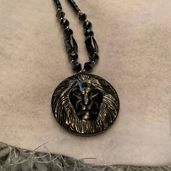 Men’s Stainless Steel Onyx Type Stone Lyon Face Necklace - Picture 2 of 5